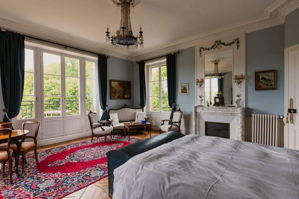 Chambre en suite avec vue