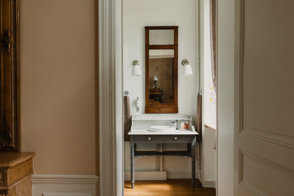 En suite bathroom chateau