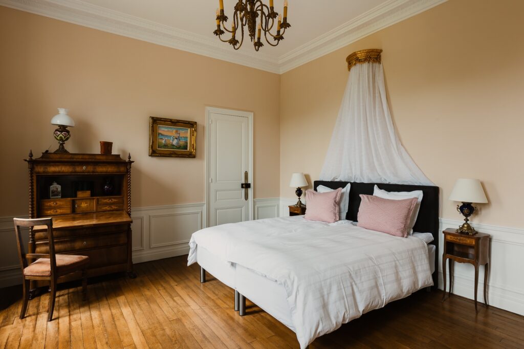 Grand double bed superior room