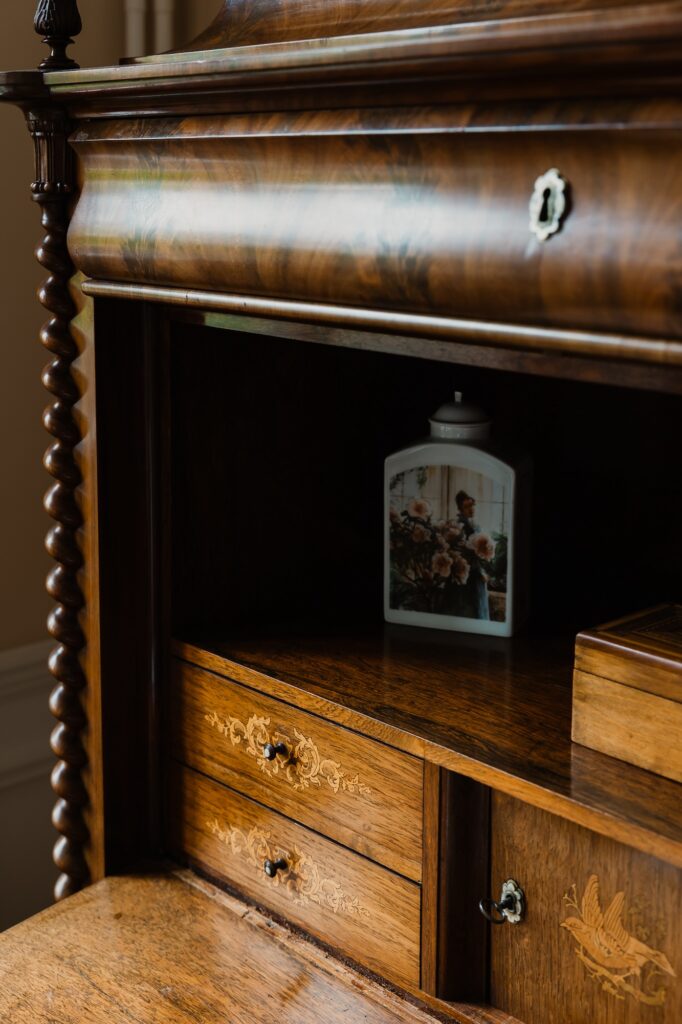 Chatol working area in room