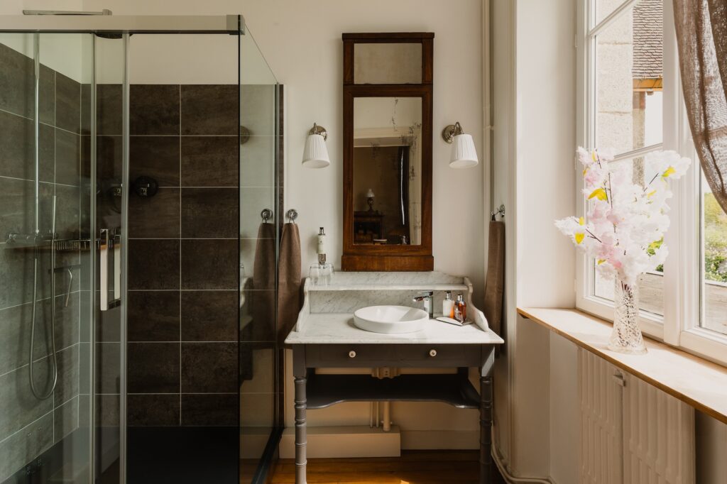 Private luxurious bathroom chateau