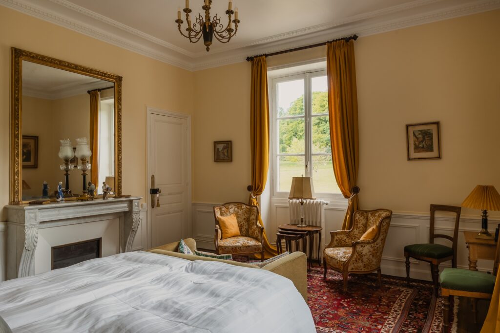 Chambre supérieure avec vue sur le parc du château